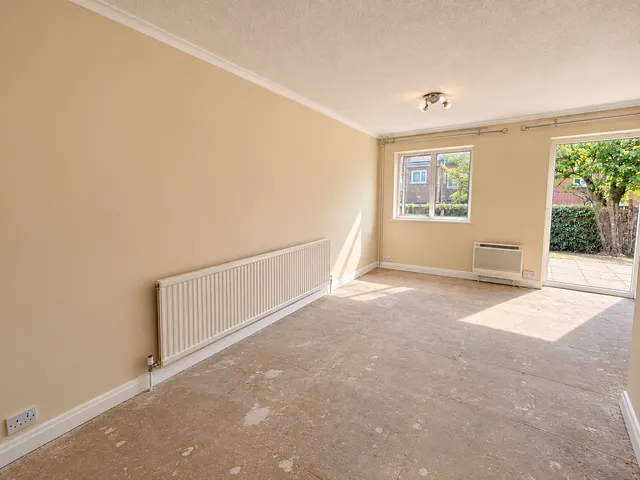 Photo 2 — Winstanley Road, NN8
