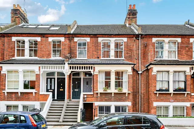 Lurline Gardens, Battersea, SW11, photo 1