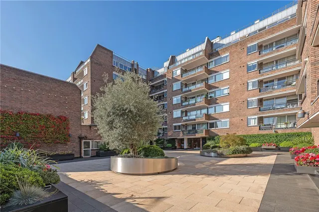 Campden Hill Road, Kensington, London, W8, photo 1