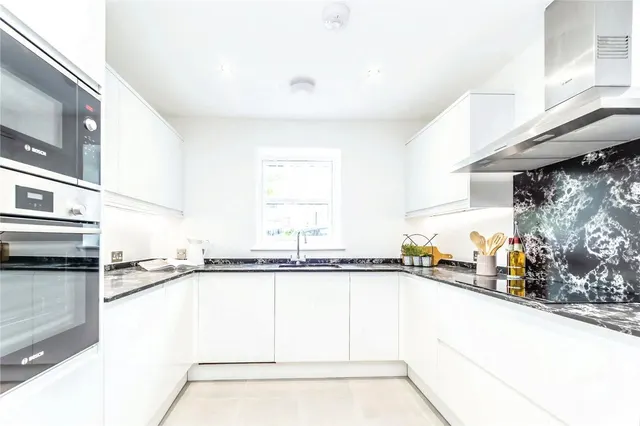 Cullesden Road, Kenley, CR8, photo 3