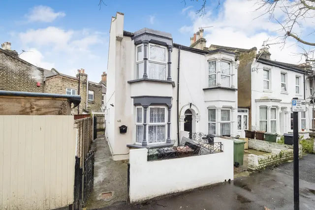 Buckland Road, London, E10, photo 1