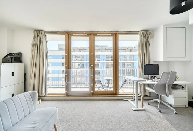 Photo 3 — Balmoral House, Canons Way, BS1 5LN
