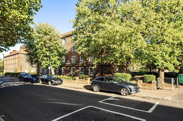 Barville Close, London, SE4, photo 1