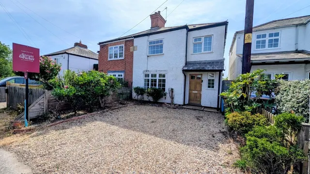 Winkfield Lane, Maidens Green, Windsor, Berkshire, SL4 4QY, photo 1