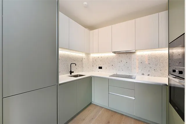 Carnwath Road, London, SW6, photo 2