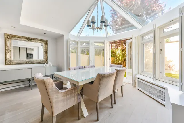 Garden Flat, 52 Blomfield Road, London, photo 1