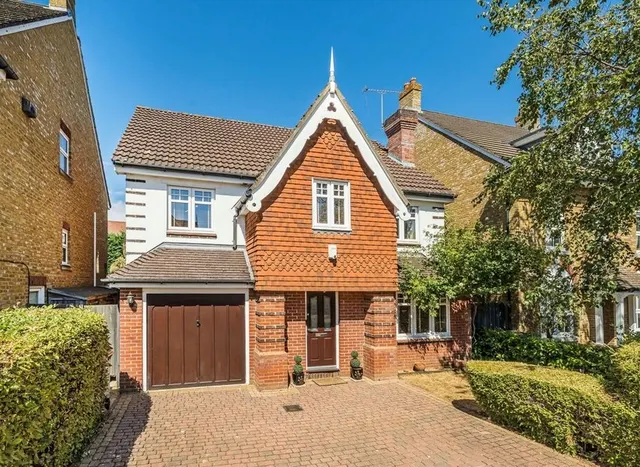 Savile Close, Thames Ditton, KT7, photo 1