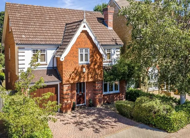 Savile Close, Thames Ditton, KT7, photo 1