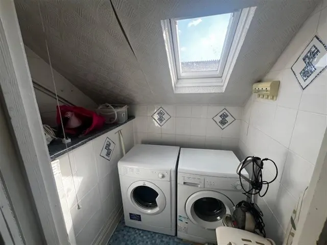 Pen-Y-Lan Road, Cardiff, CF23, photo 3