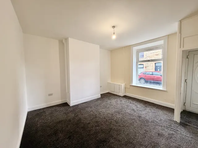 Photo 2 — Dean Street, Burnley