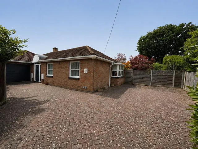 Photo 3 — Mays Lane, Stubbington, Fareham