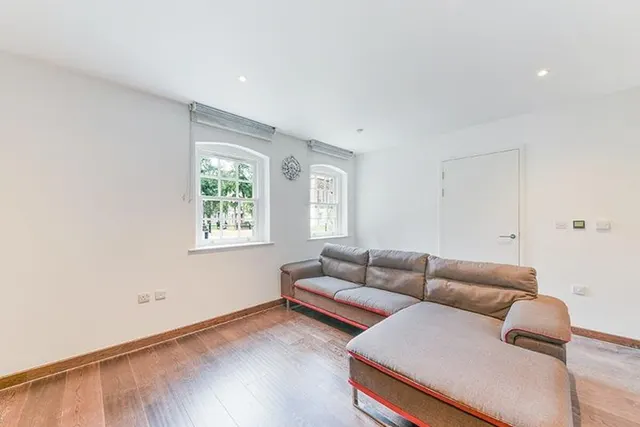 Queen Victoria Terrace, London, E1W, photo 2