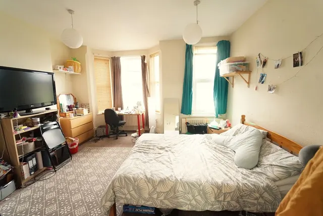 Church Grove, Nottingham, NG7, photo 1