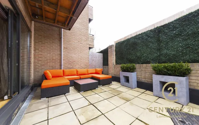 Harrow Road, London, NW10, photo 2