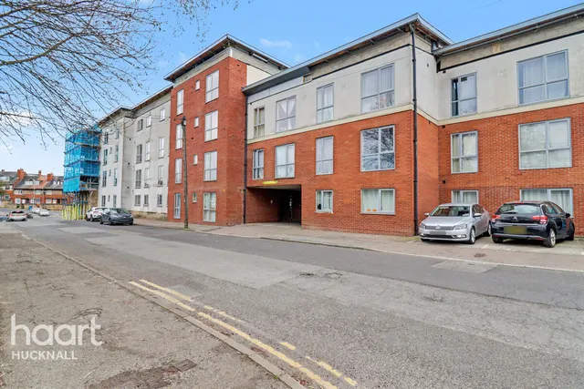 St Crispins, Stockwell Gate, NG18, photo 1