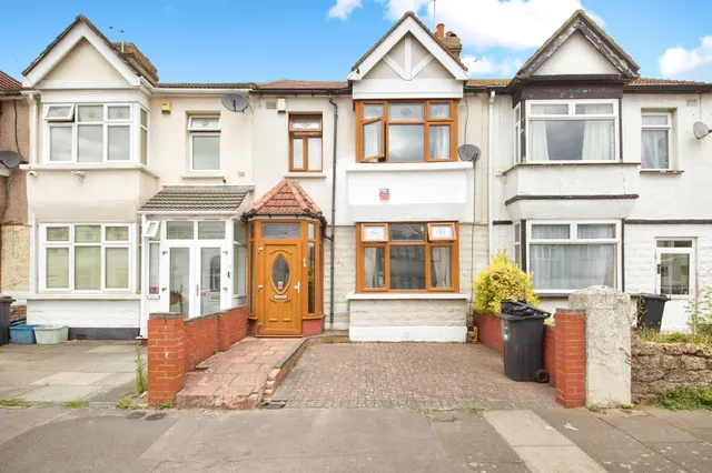 Kingston Road, Ilford, IG1, photo 1