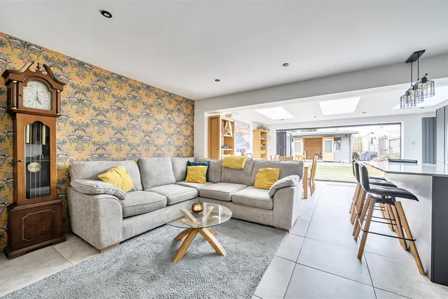 Photo 3 — Kings Road, Birchington, Kent, CT7 0DU