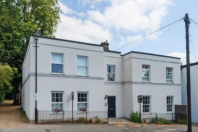 Brandram Road, SE13, photo 1