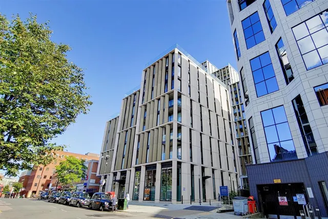 Perceval Square, Harrow, HA1, photo 1