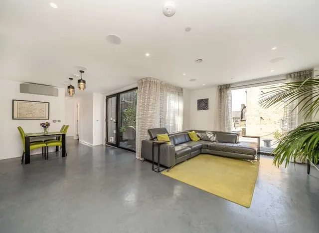 Holmes Road, Kentish Town, NW5, photo 2