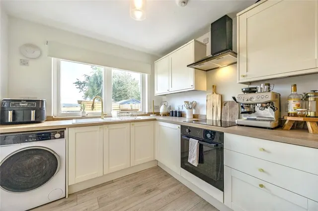 Photo 3 — South Green Drive, Airth, Stirlingshire, FK2