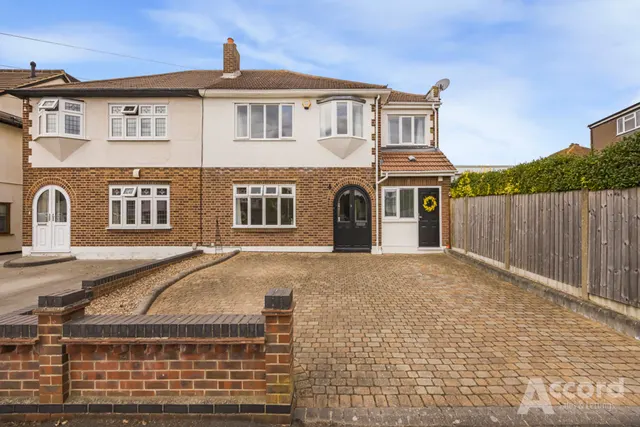 Dee Way, Romford, RM1, photo 1