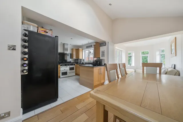 Photo 3 — Woodmount, Swanley, BR8