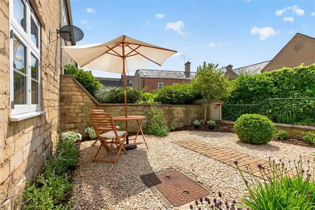 St Peters Street, Stamford, PE9, photo 3