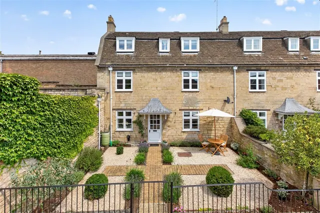 St Peters Street, Stamford, PE9, photo 1