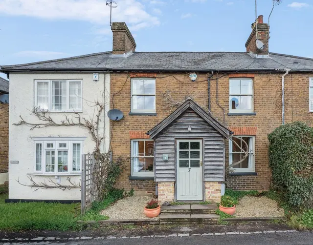 Hedsor Road, Bourne End SL8 5EP, photo 1