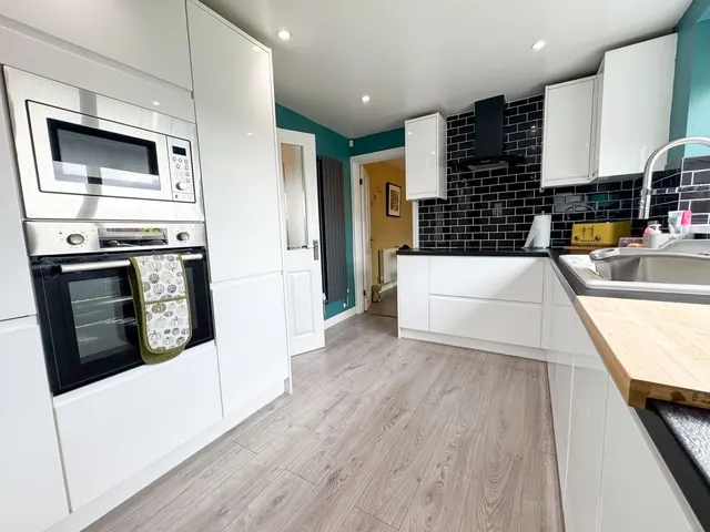 Ludlow Crescent, Redcar, TS10, photo 3