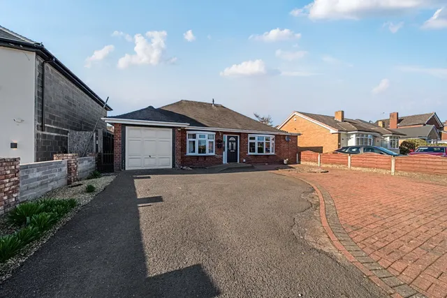 Bideford Way, Cannock, WS11, photo 1