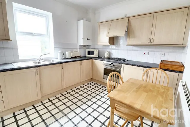 Kingshill Court, Stow Hill, NP20, photo 2
