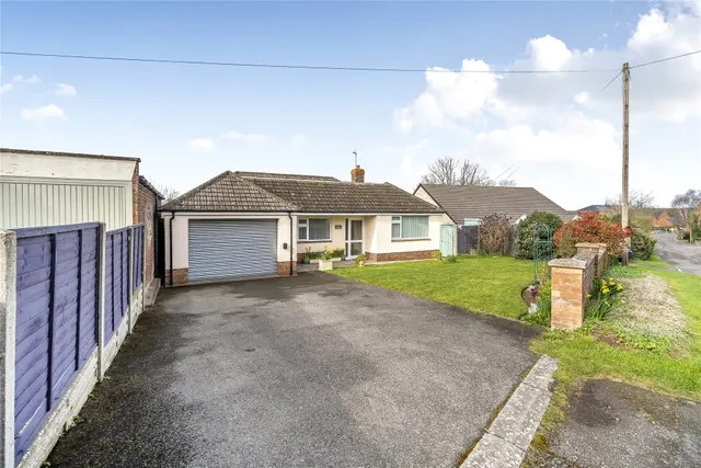 Allens Hill, Bozeat, NN29, photo 1