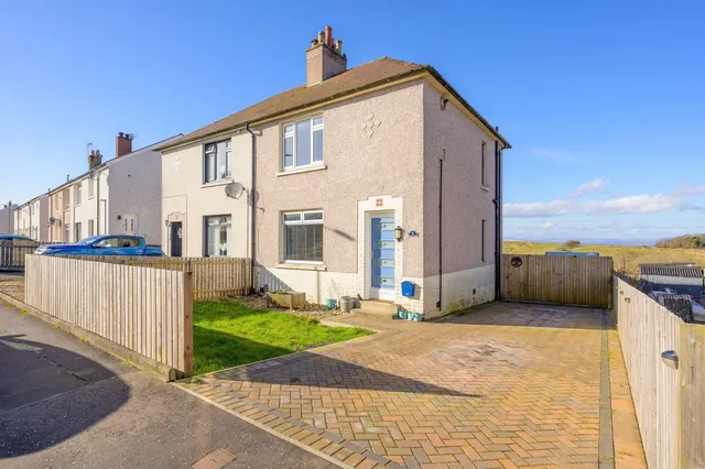 Parkend Crescent, Shieldhill, Falkirk, FK1 2EL, photo 1