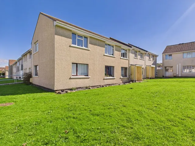 Photo 2 — Pengegon Parc, Camborne