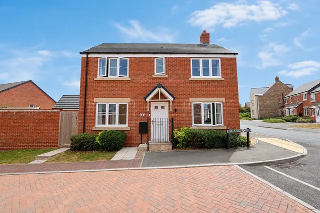 Blumenthal Close, Weldon, NN17, photo 1