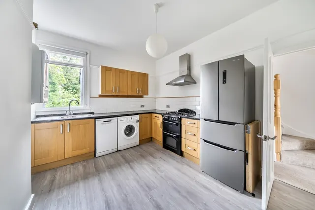 Photo 3 — Goodwyns Vale London N10