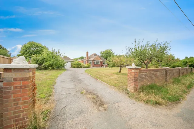 Bures Road, Great Cornard, Sudbury, photo 1