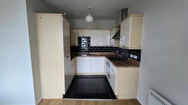 Lauriston Close, Manchester, photo 3