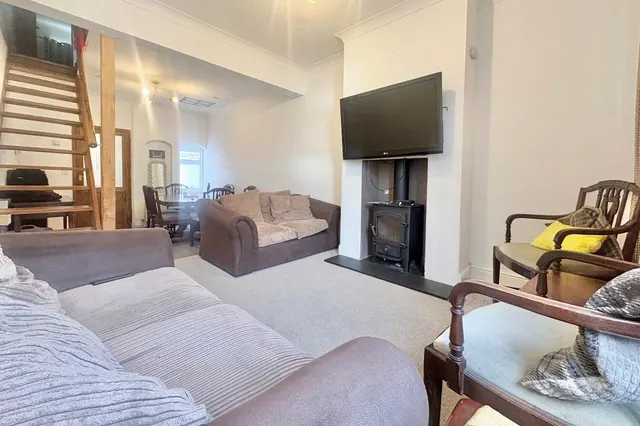 Photo 3 — The Street, Farnham, Surrey, GU10 4PR