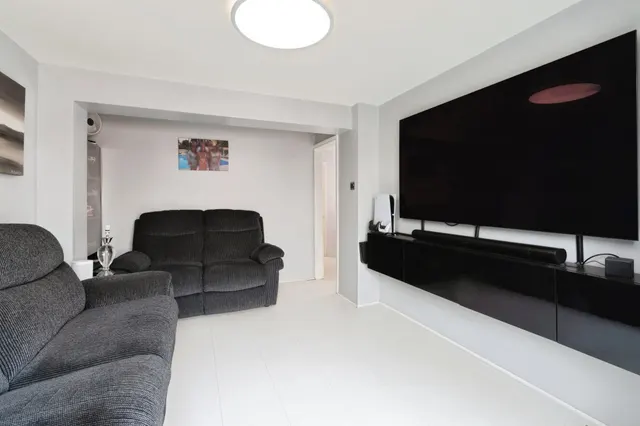 Laburnum Avenue, Wickford, SS12, photo 2