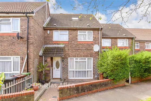 Nash Road, Chadwell Heath, RM6, photo 1