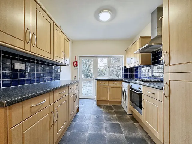 Thackeray Close, Uxbridge, UB8, photo 2