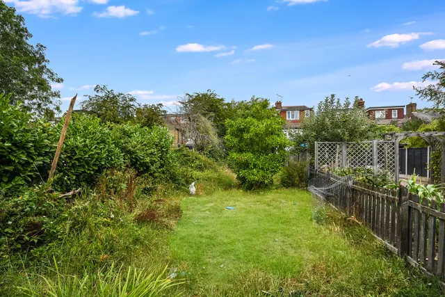 Photo 2 — 33 Swiss Avenue, Chelmsford, Essex, CM1 2AD