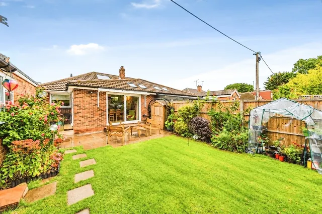 Warwick Road, Ash Vale, GU12, photo 2