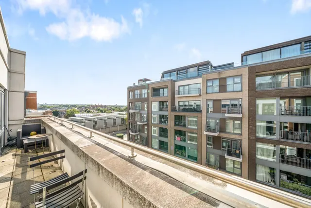 Photo 3 — Chelsea Creek, Fulham