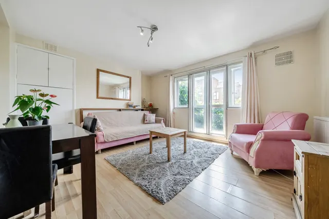 Dabin Crescent, SE10, photo 1