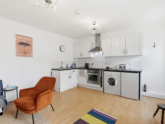 Radford Road, Leamington Spa, CV31, photo 3