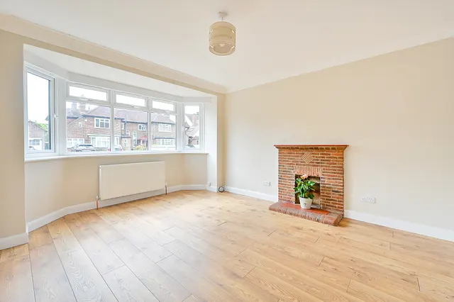 Photo 2 — 19 Overdale Avenue, New Malden